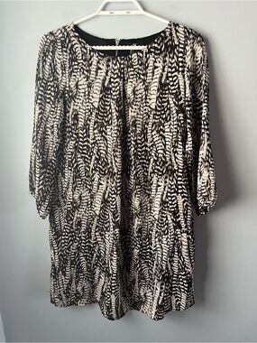 H&M Black & White Feather Print Lightweight Lined 3/4 Sleeve Sheath Dress Size 4